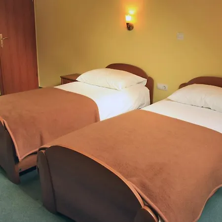 Jersin Hiša za goste 2*