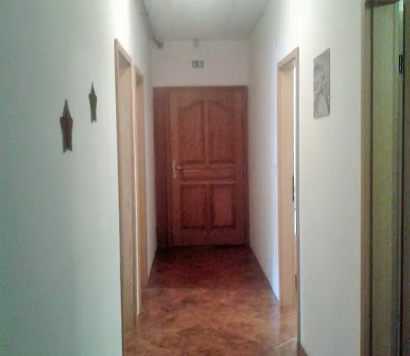 Jersin Hiša za goste 2*