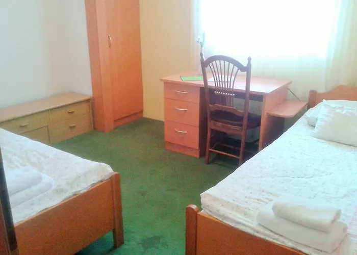 غيست هاوس جيرسين 2*