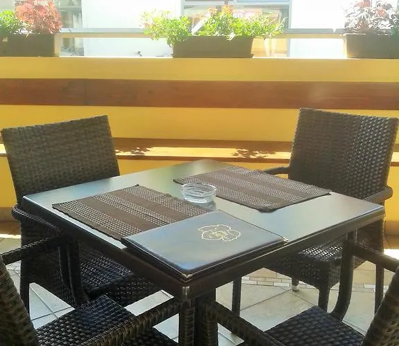 غيست هاوس جيرسين 2* لوغانتيس